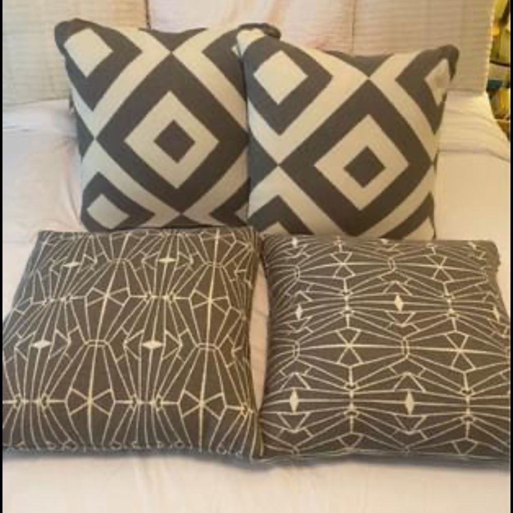 Decorative Throw Pillows in Grey - Set of 4